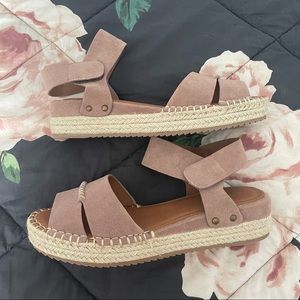 Dusty Pink Velcro Espadrilles Sandal, Size 9.5, brand new